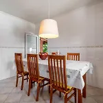 Linos House * アトウギア・ダ・バレイア