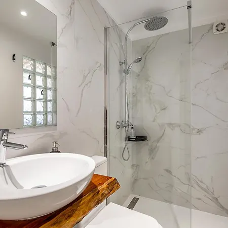 Homestay Linos House