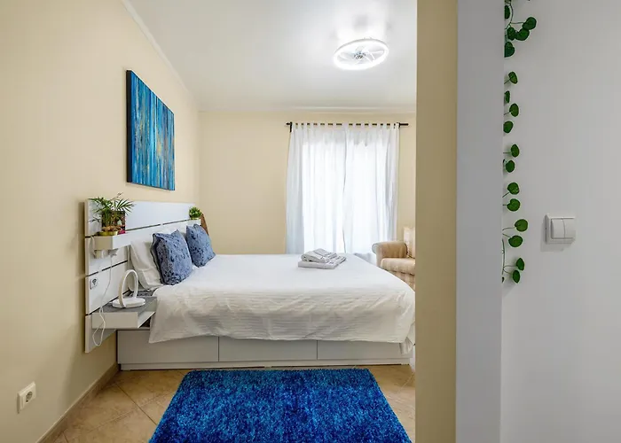 Linos House בית אירוח אנטוגויה דה באלייה