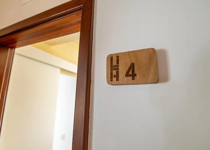 Linos House בית אירוח