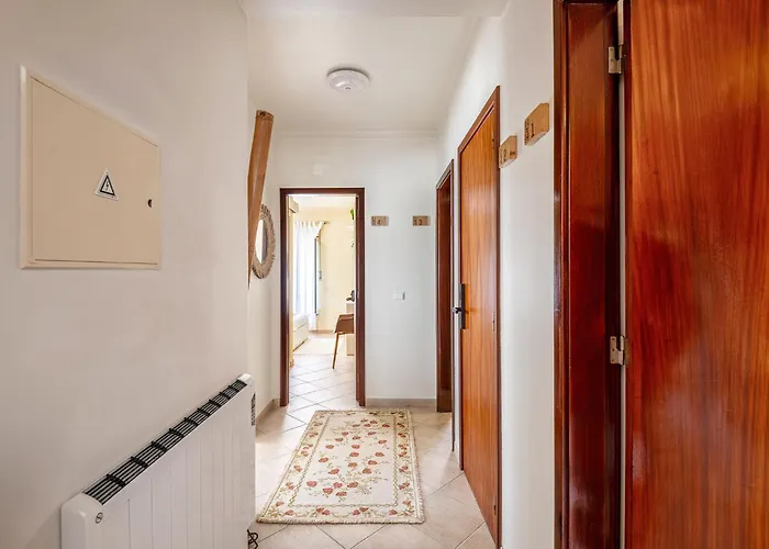 Linos House בית אירוח *