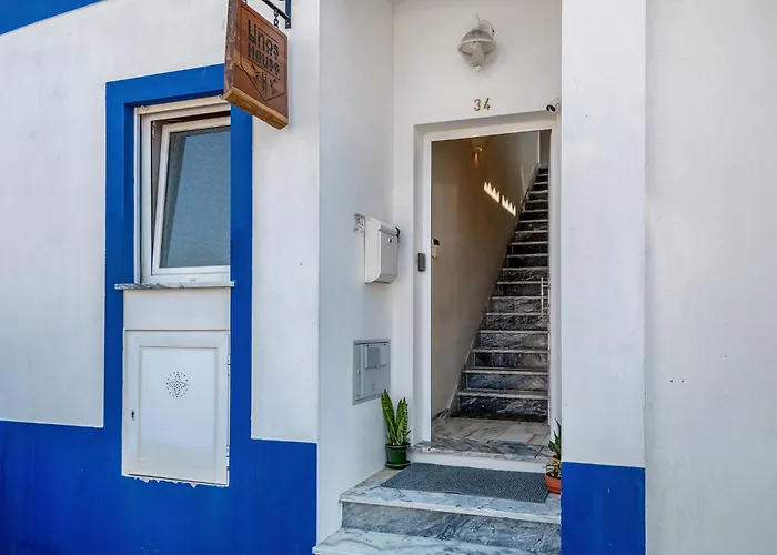 Linos House בית אירוח